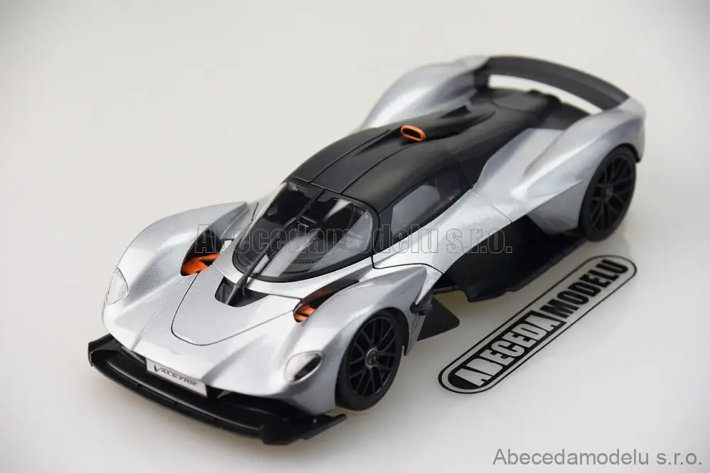 Aston Martin Valkyrie 2022