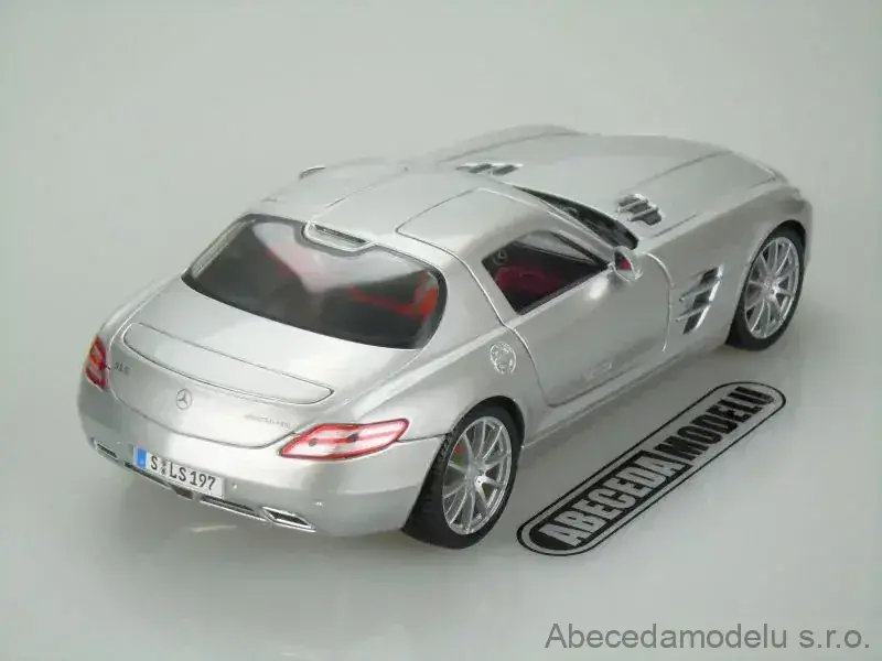 Mercedes Benz SLS AMG