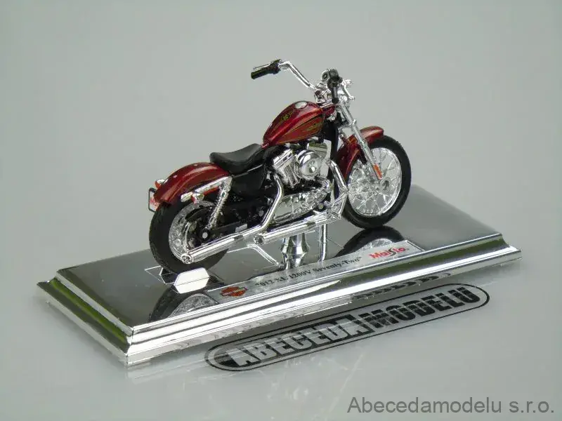 Harley-Davidson 2012 XL 1200V Seventy-Two