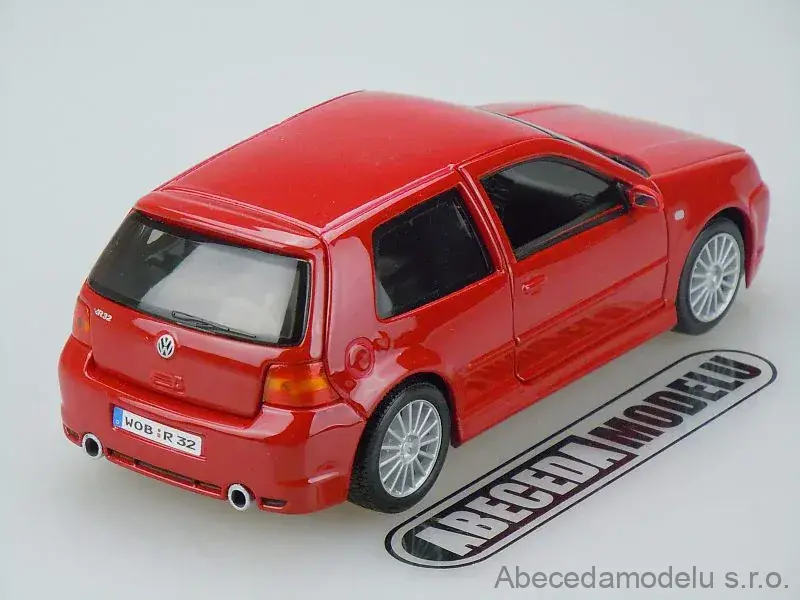 VW Golf R32