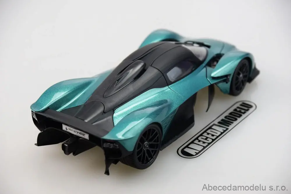 Aston Martin Valkyrie 2022