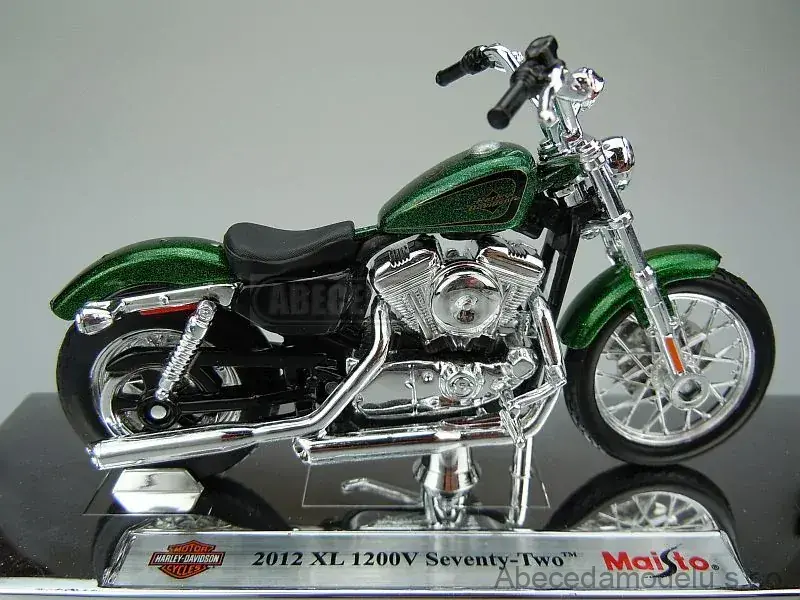 Harley-Davidson 2012 XL 1200V Seventy-Two