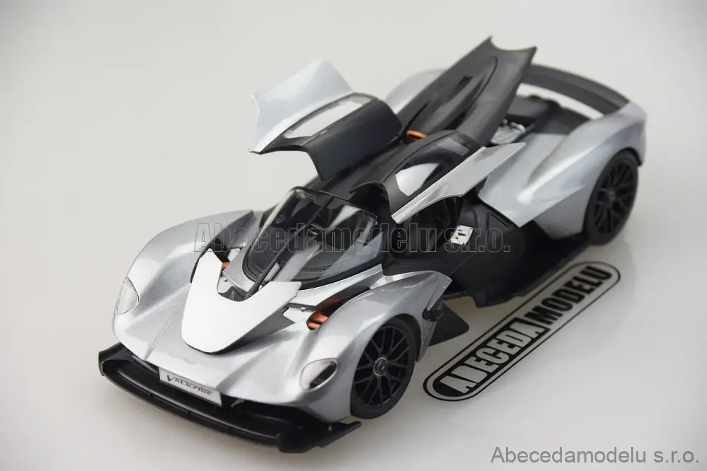 Aston Martin Valkyrie 2022