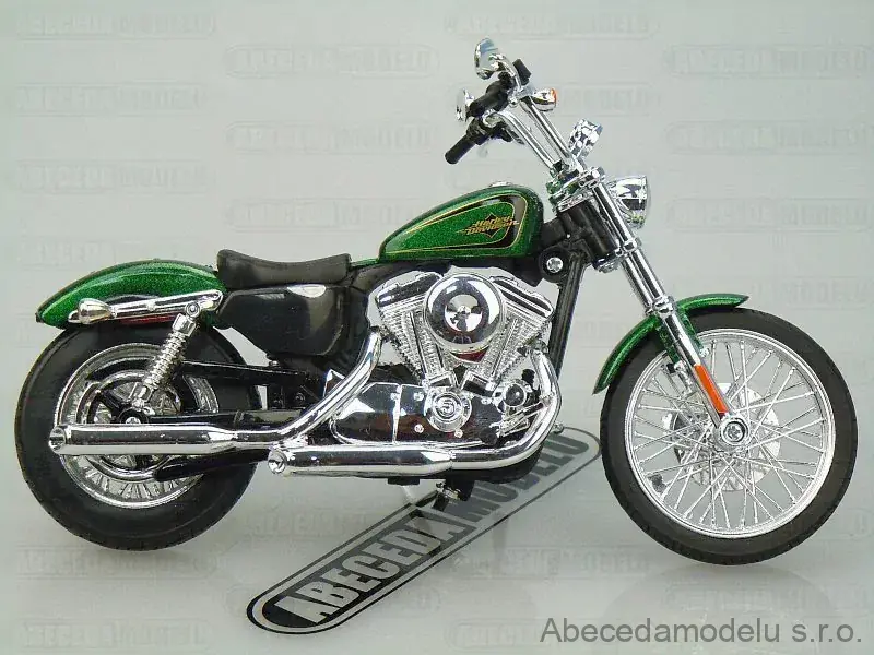 Harley-Davidson 2013 XL 1200V Seventy-Two