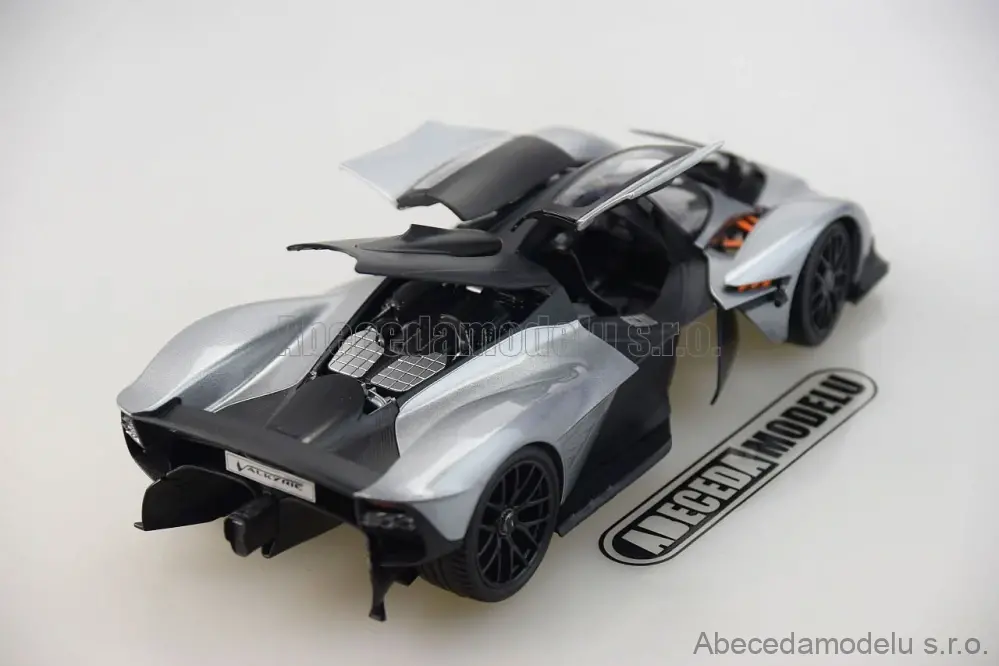 Aston Martin Valkyrie 2022