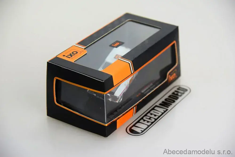 Moskwitsch 412 #40 S.Tennishev-V.Kislykh-V.Chirotchenkov Rally London-Mexico 1970