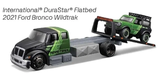 International Durastar Flatbed / Ford Bronco Wildtrak 2021
